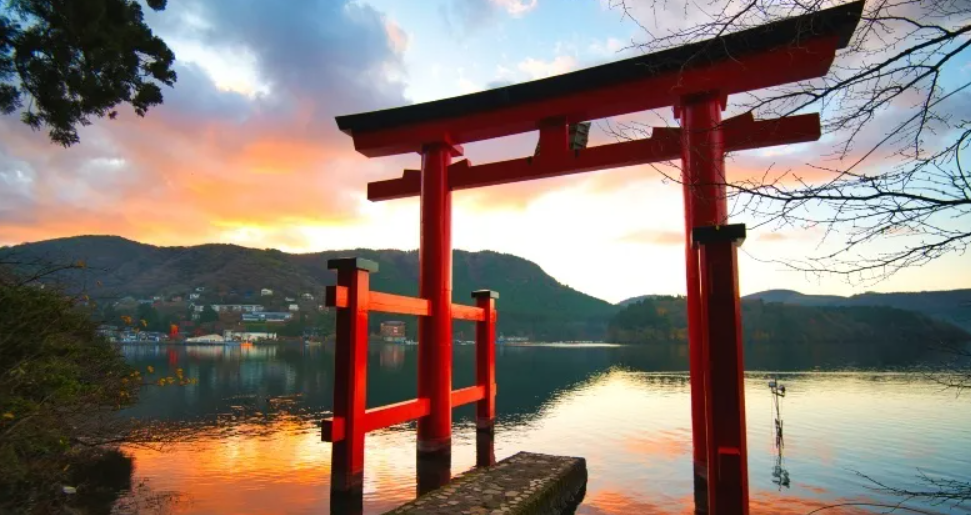 Ryokan-in-Hakone-Shrine